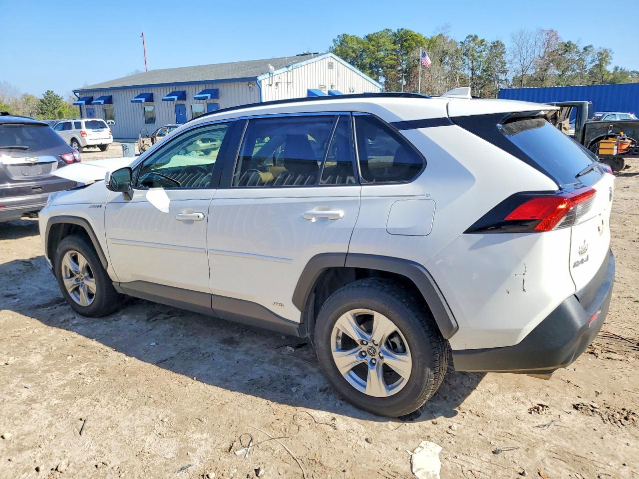 2019 TOYOTA RAV4 XLE photo 2