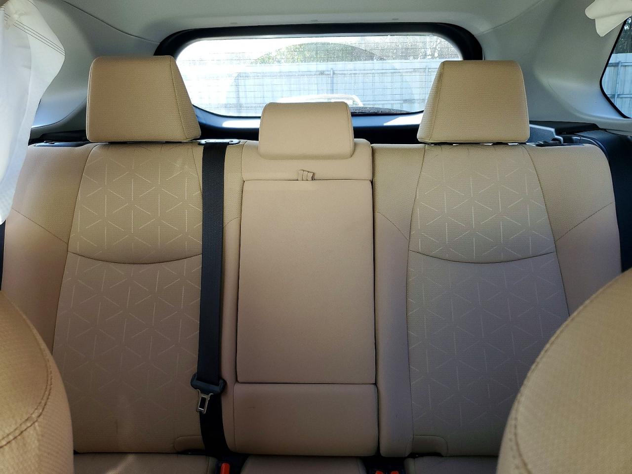 2019 TOYOTA RAV4 XLE photo 10