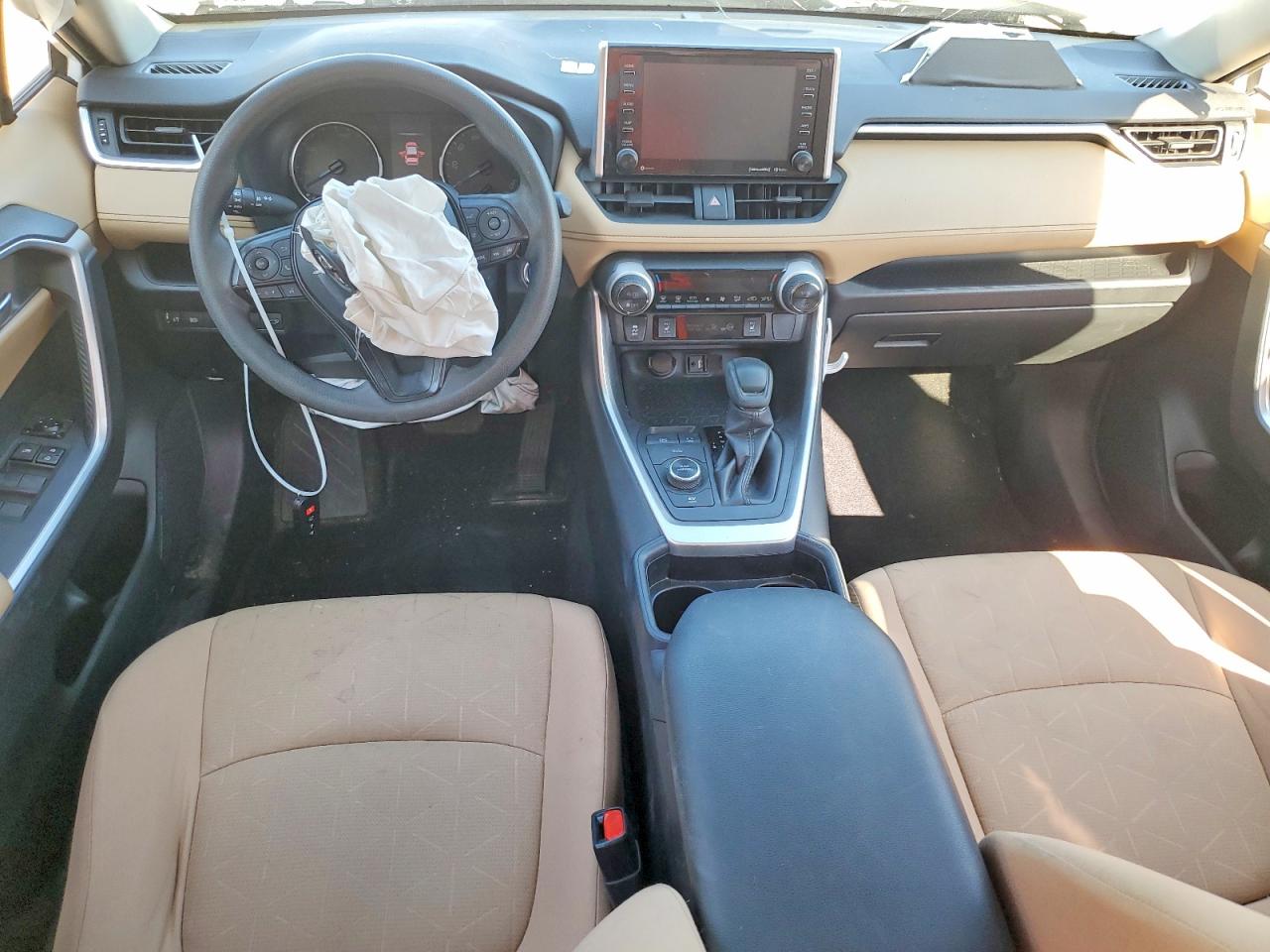 2019 TOYOTA RAV4 XLE photo 8