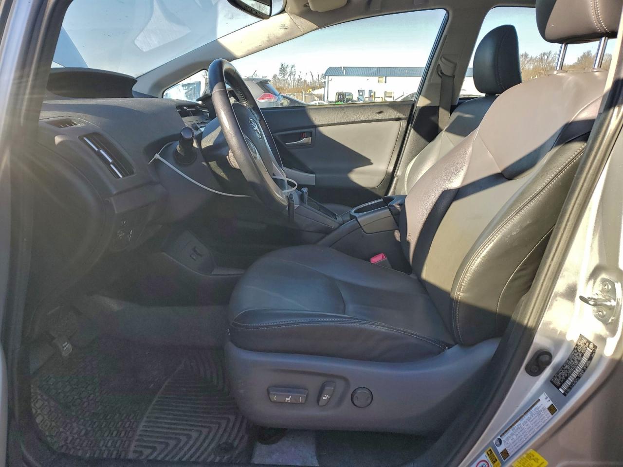2013 TOYOTA PRIUS photo 7