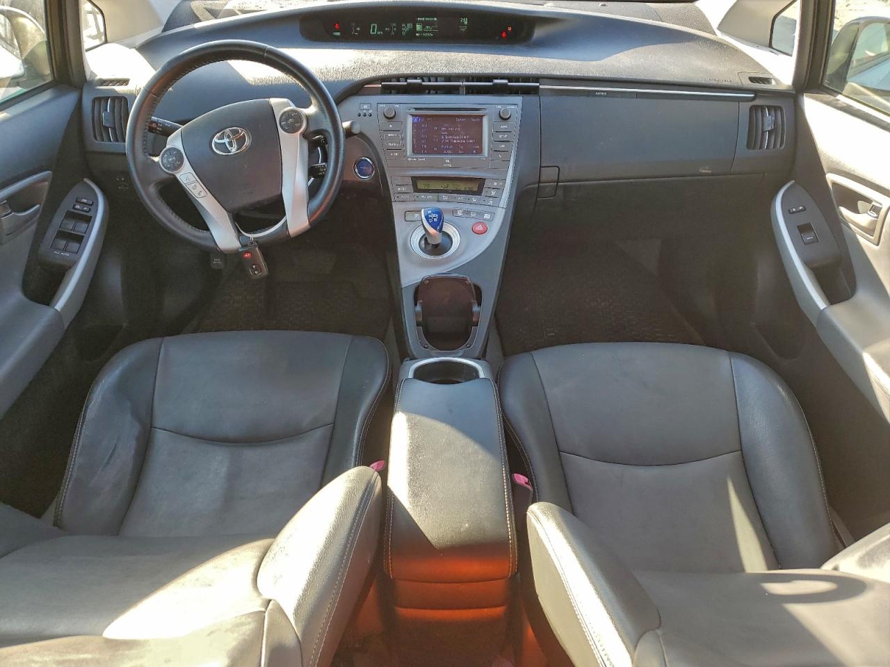 2013 TOYOTA PRIUS photo 8