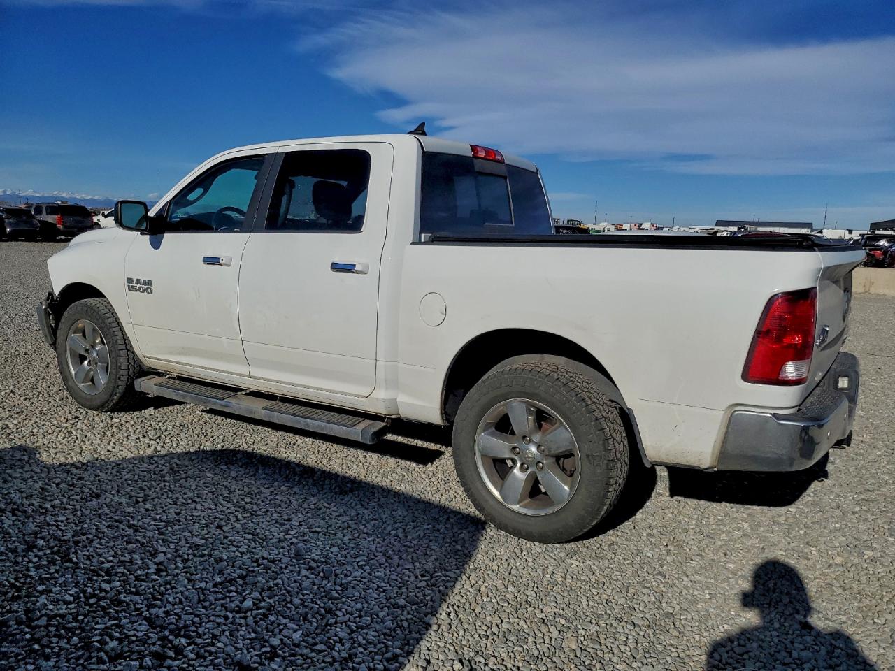 2017 RAM 1500 SLT photo 2