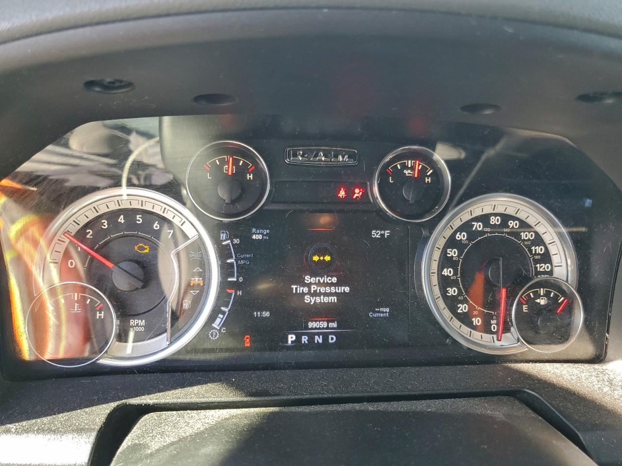 2017 RAM 1500 SLT photo 9