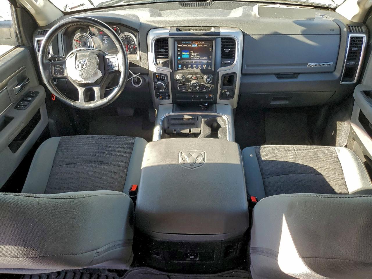2017 RAM 1500 SLT photo 8