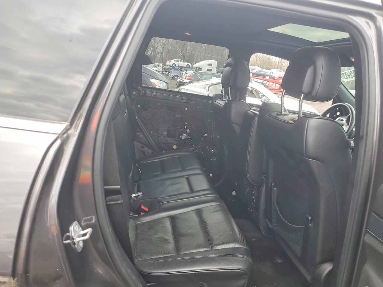2015 JEEP GRAND CHEROKEE OVERLAND photo 11