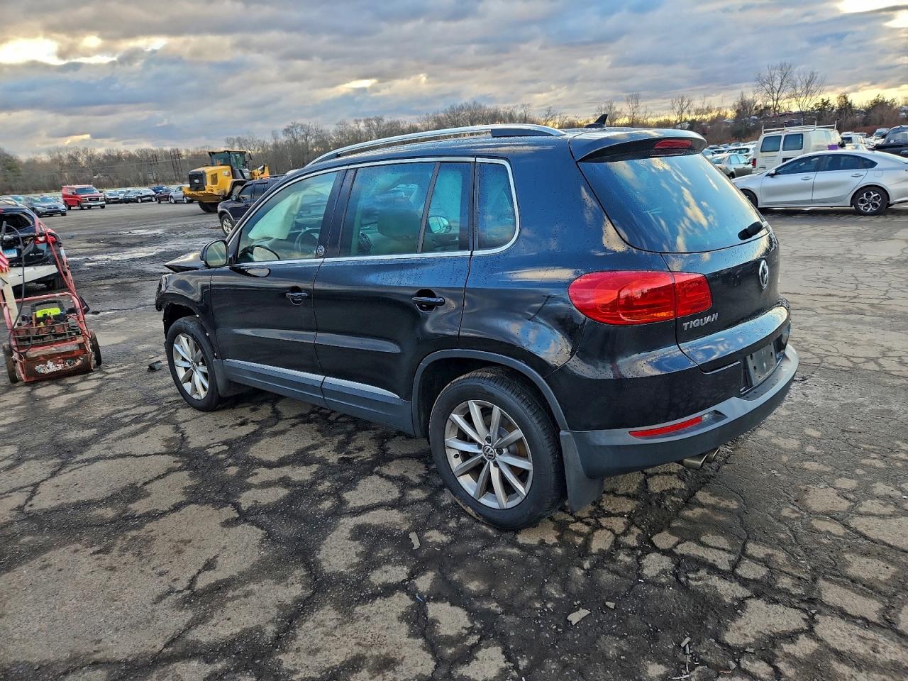 2017 VOLKSWAGEN TIGUAN WOLFSBURG photo 2