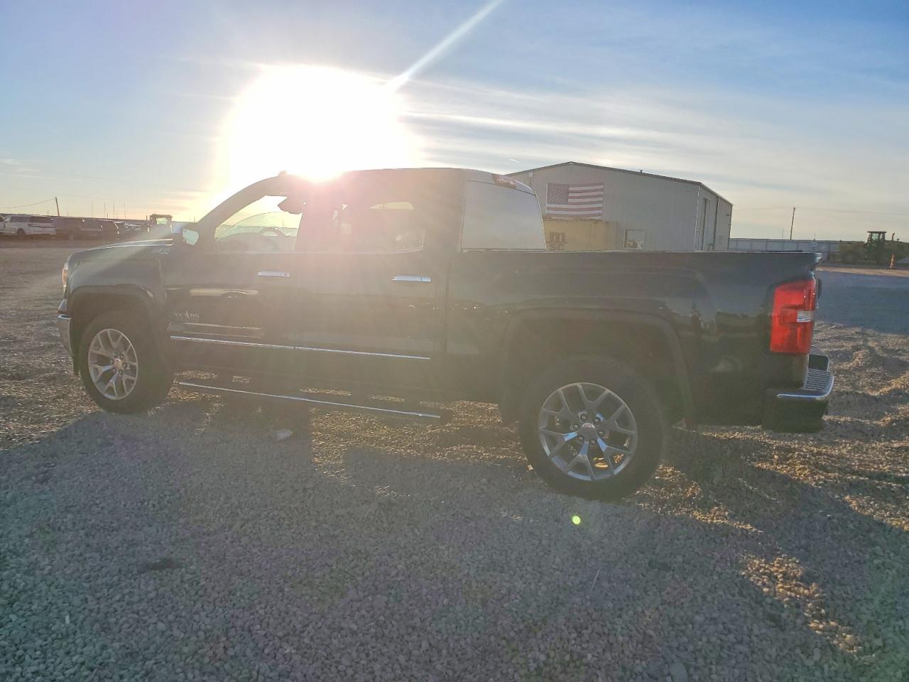 2015 GMC SIERRA K1500 SLT photo 2