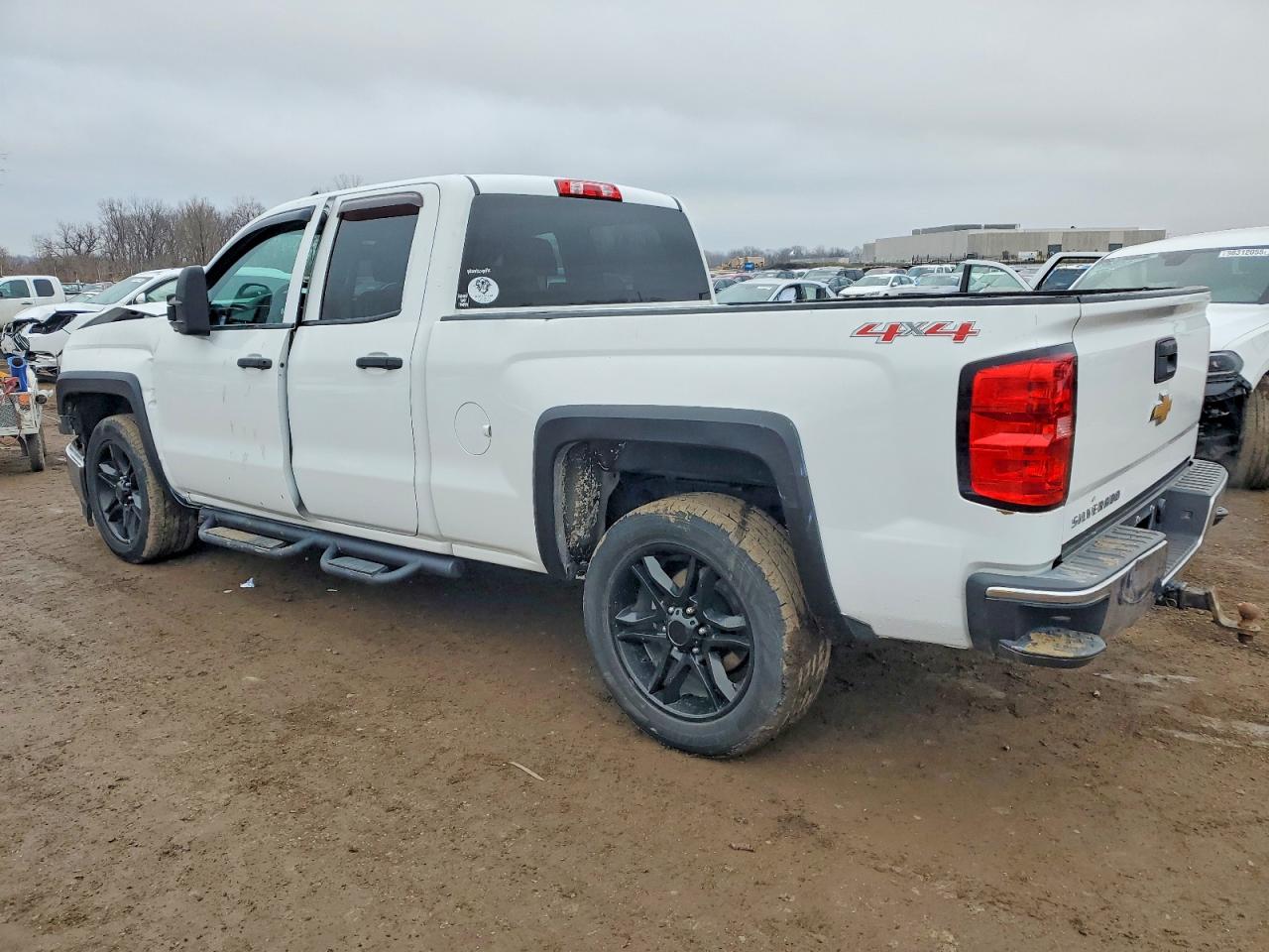 2015 CHEVROLET SILVERADO K1500 photo 2