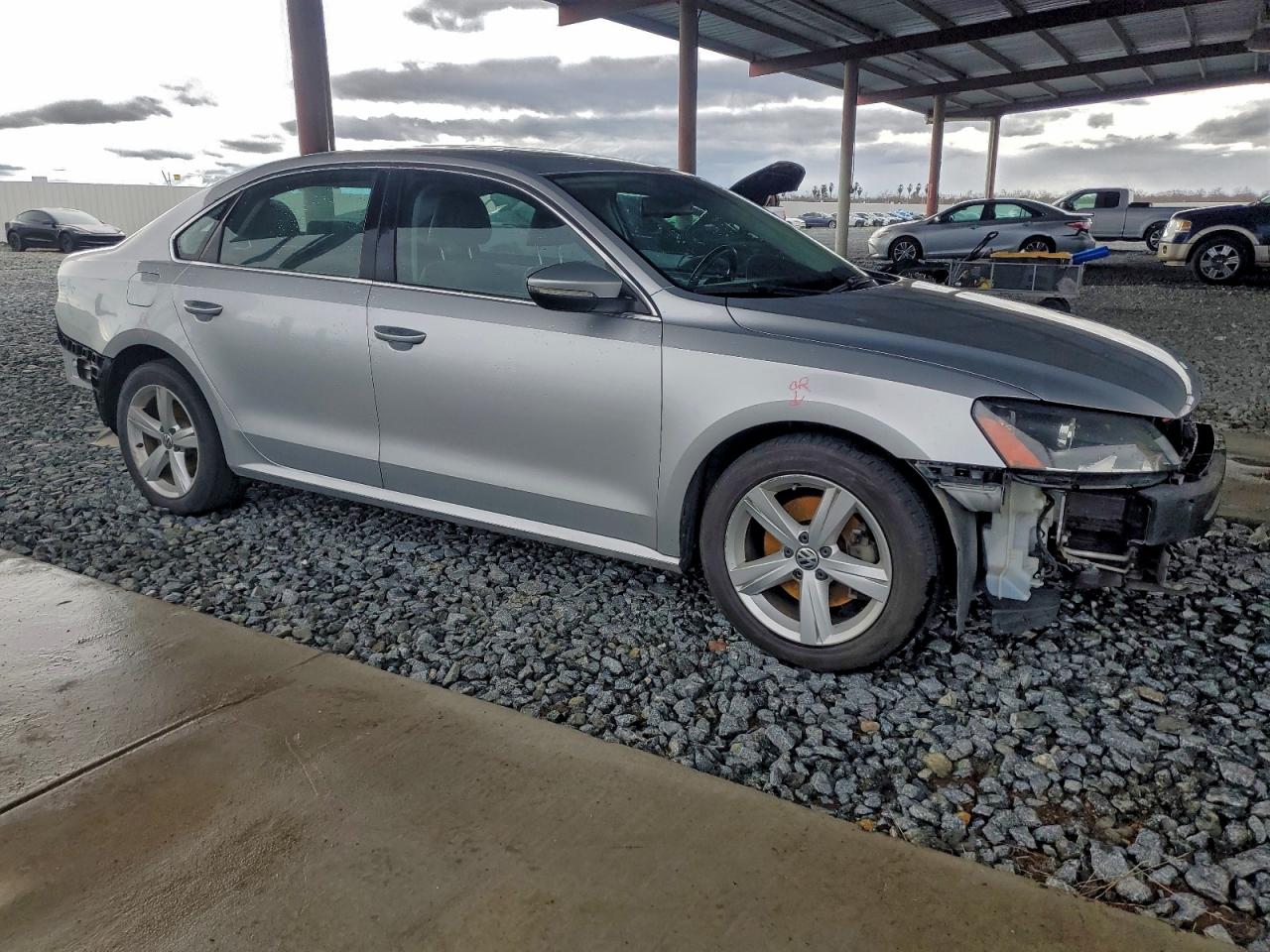 2012 VOLKSWAGEN PASSAT SE photo 4