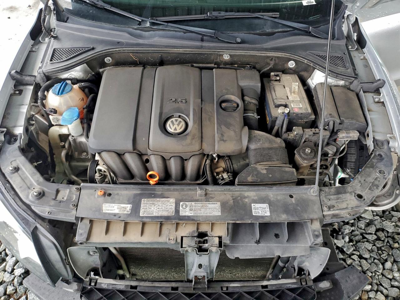 2012 VOLKSWAGEN PASSAT SE photo 11