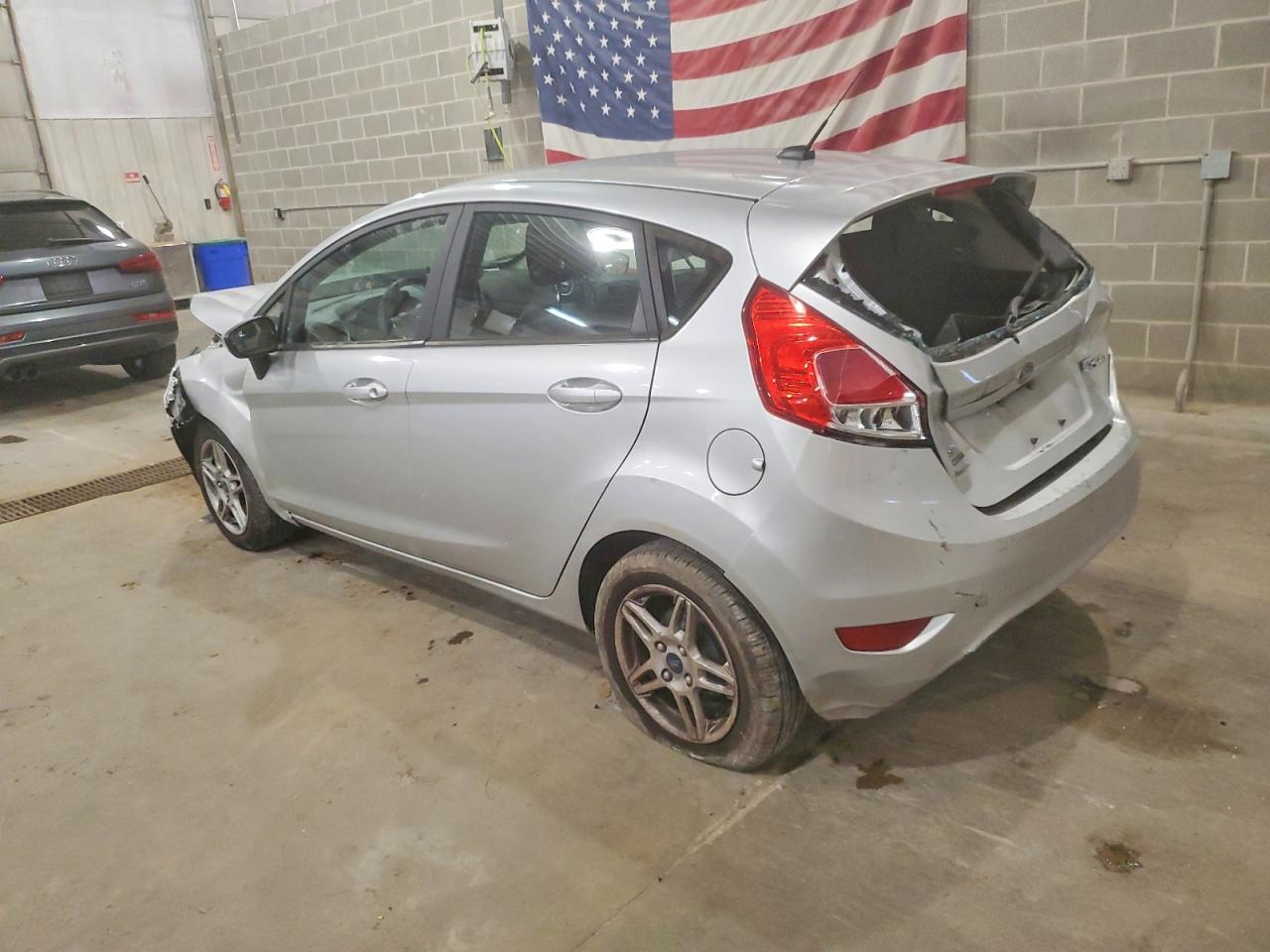 2019 FORD FIESTA SE photo 2