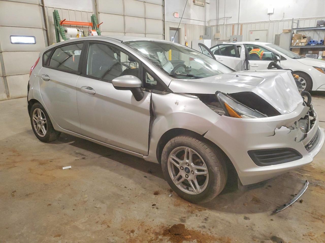2019 FORD FIESTA SE photo 4