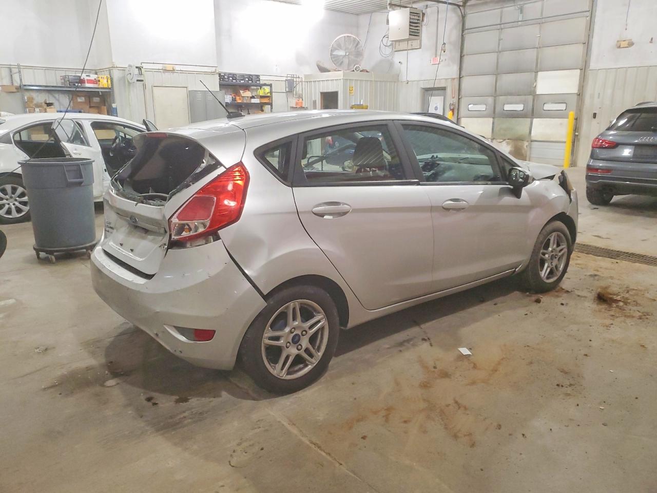 2019 FORD FIESTA SE photo 3