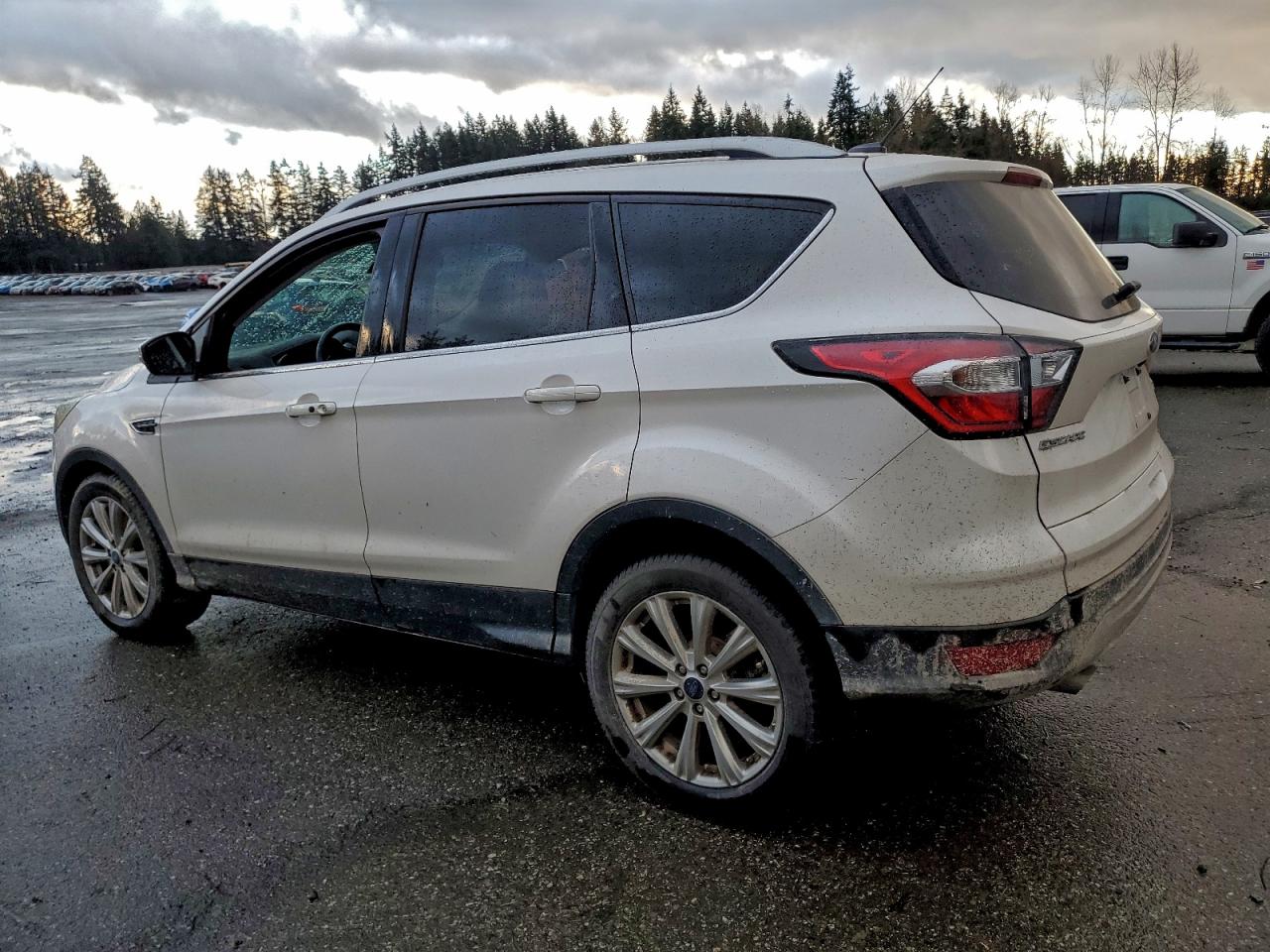 2017 FORD ESCAPE TITANIUM photo 2