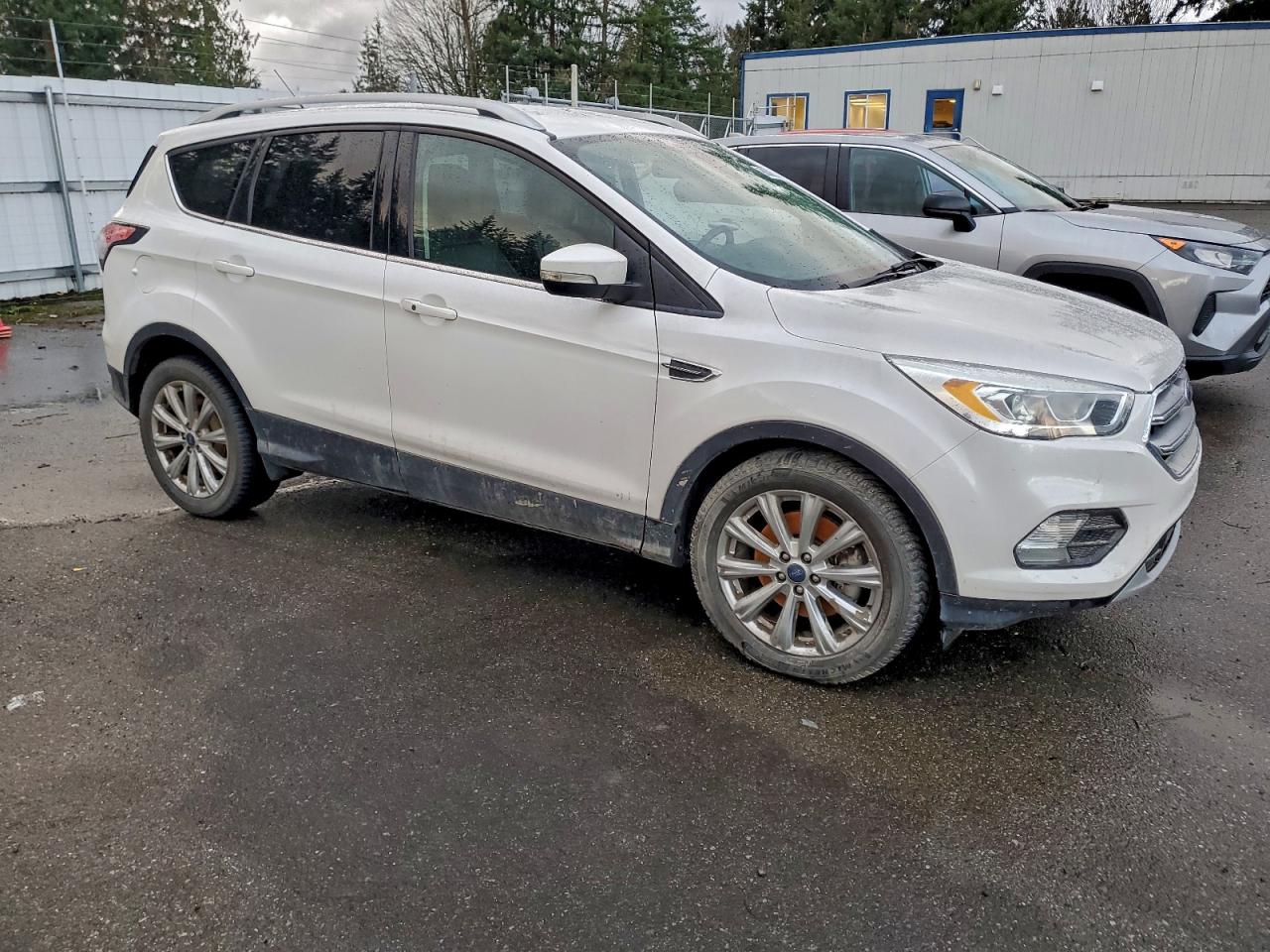 2017 FORD ESCAPE TITANIUM photo 4