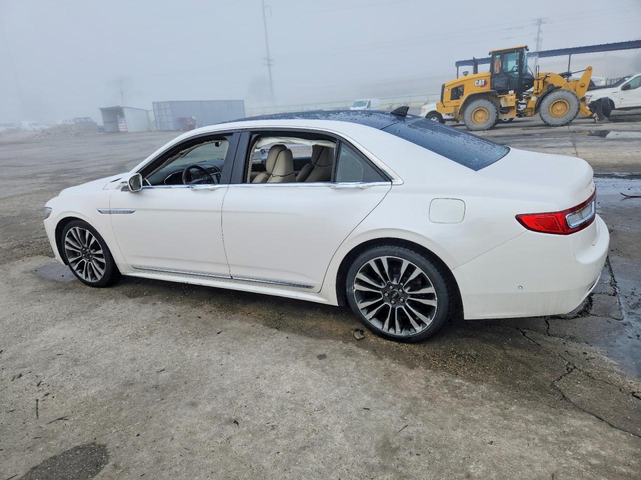 2019 LINCOLN CONTINENTAL RESERVE photo 2