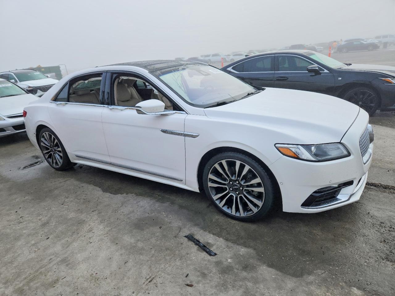 2019 LINCOLN CONTINENTAL RESERVE photo 4