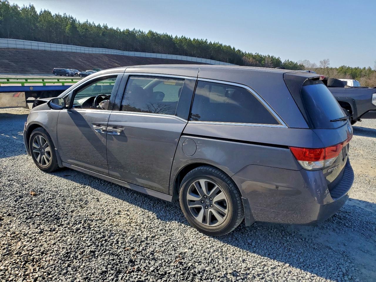 2016 HONDA ODYSSEY TOURING photo 2