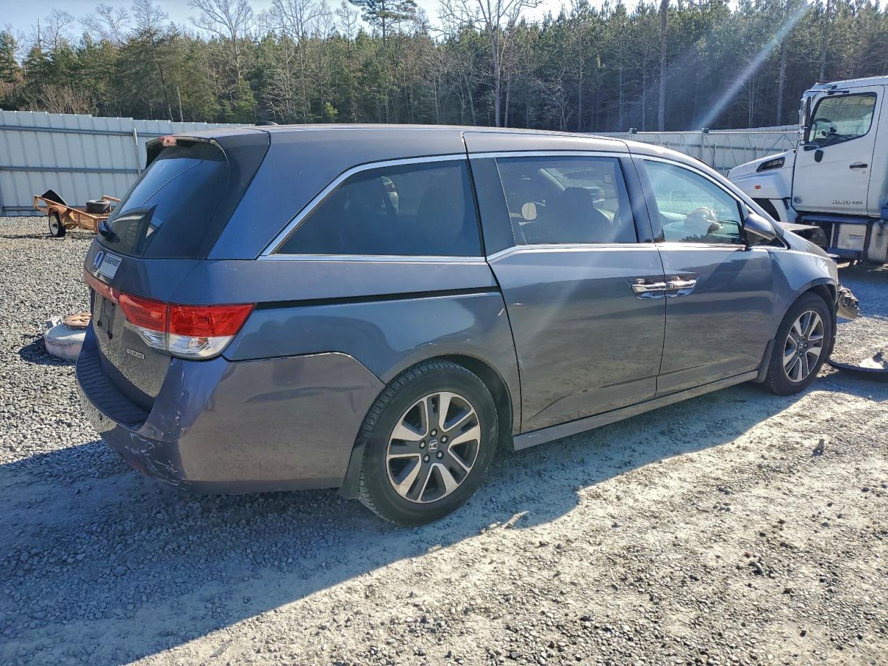 2016 HONDA ODYSSEY TOURING photo 3