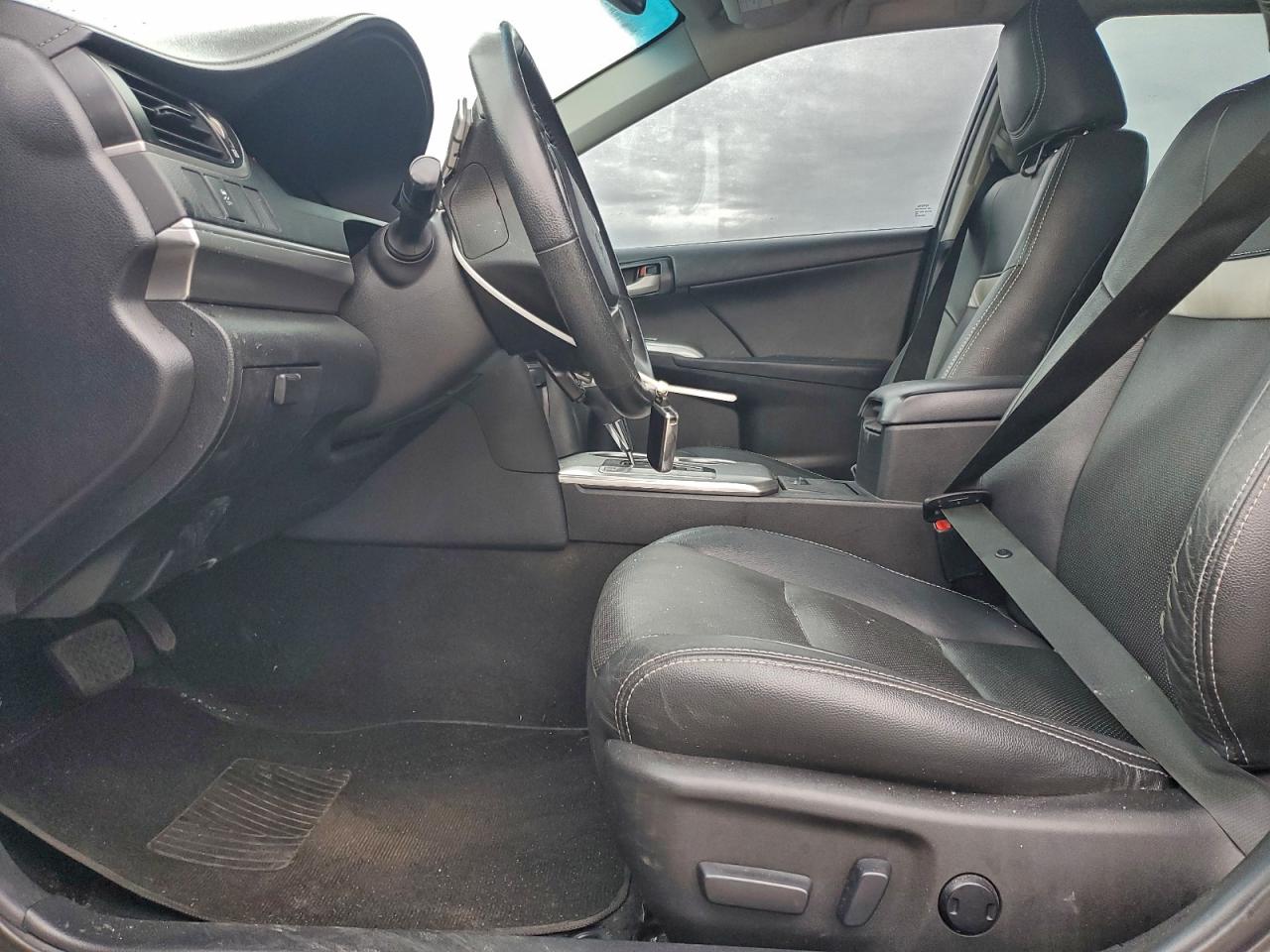 2014 TOYOTA CAMRY L photo 7