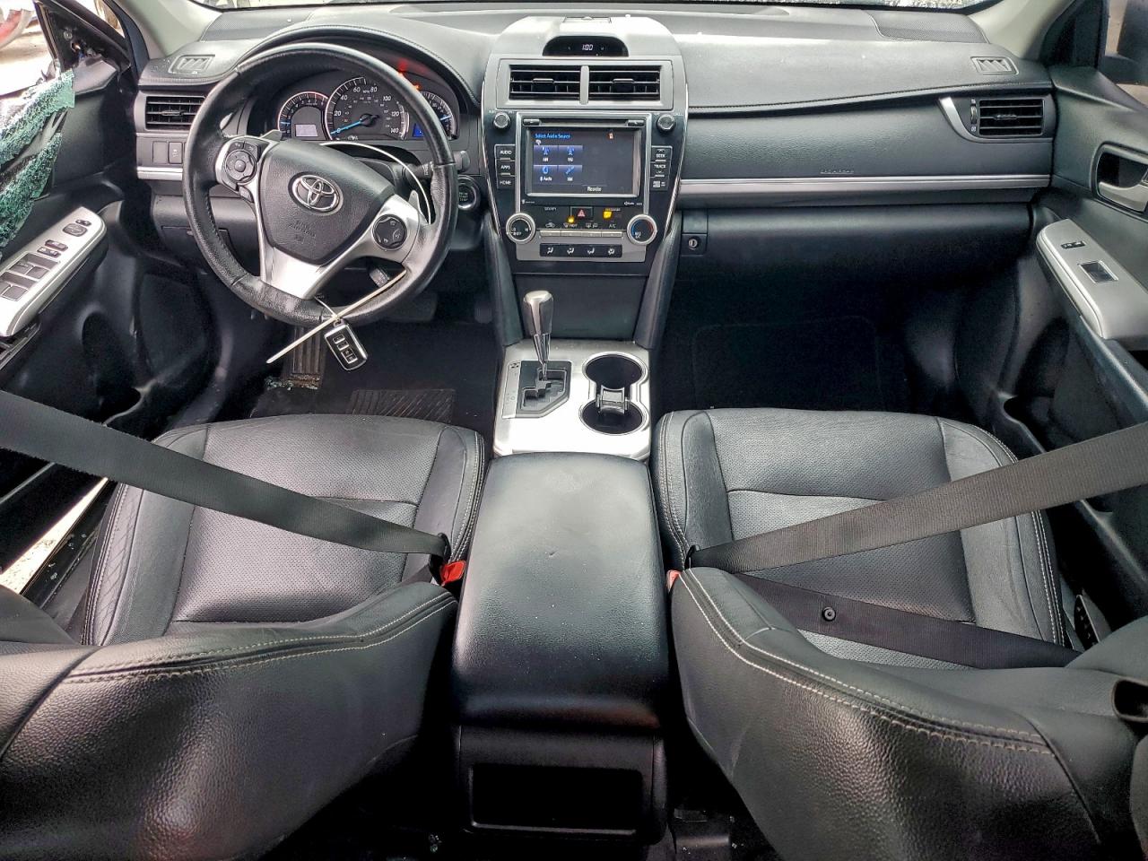 2014 TOYOTA CAMRY L photo 8