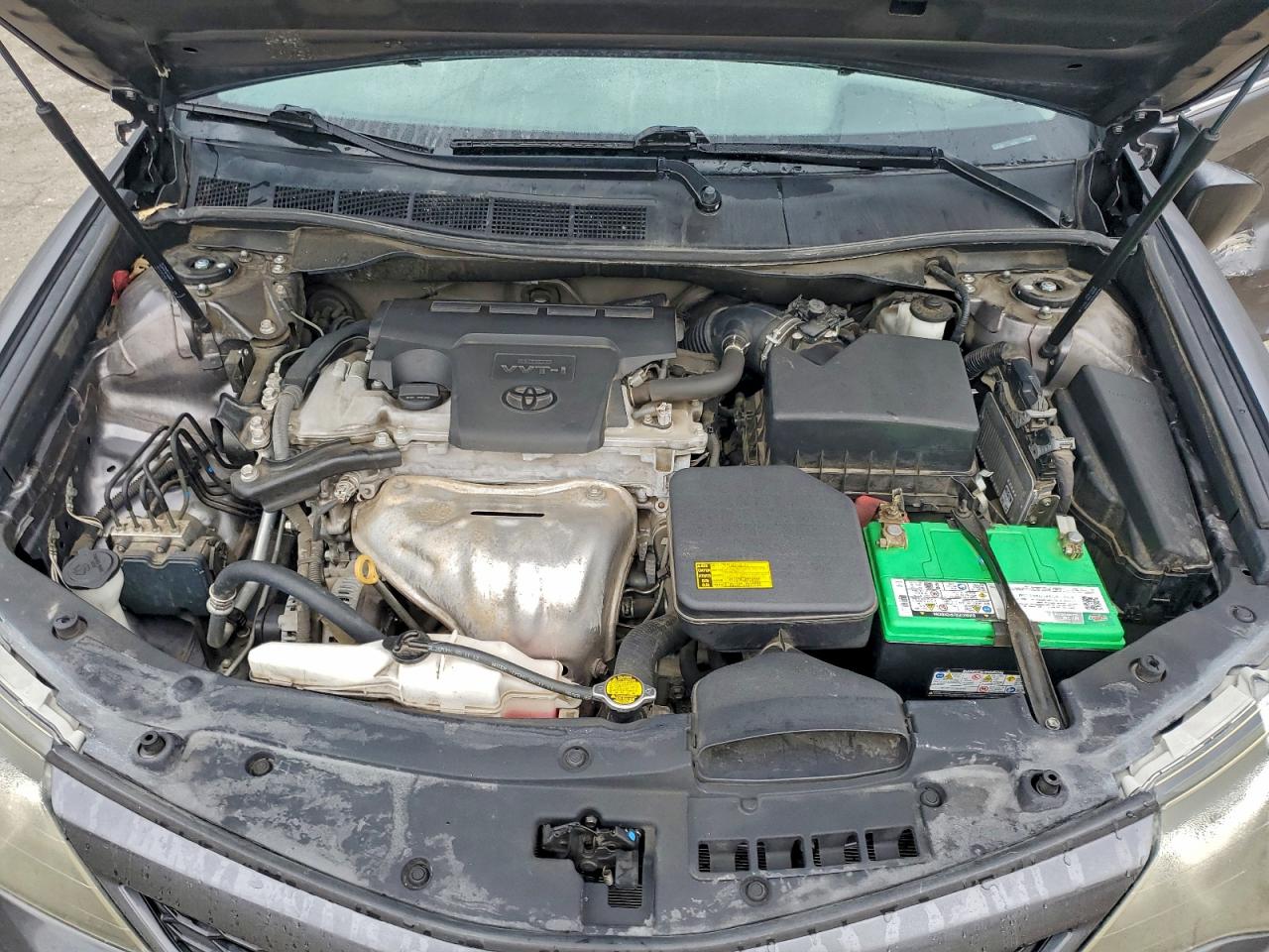 2014 TOYOTA CAMRY L photo 11