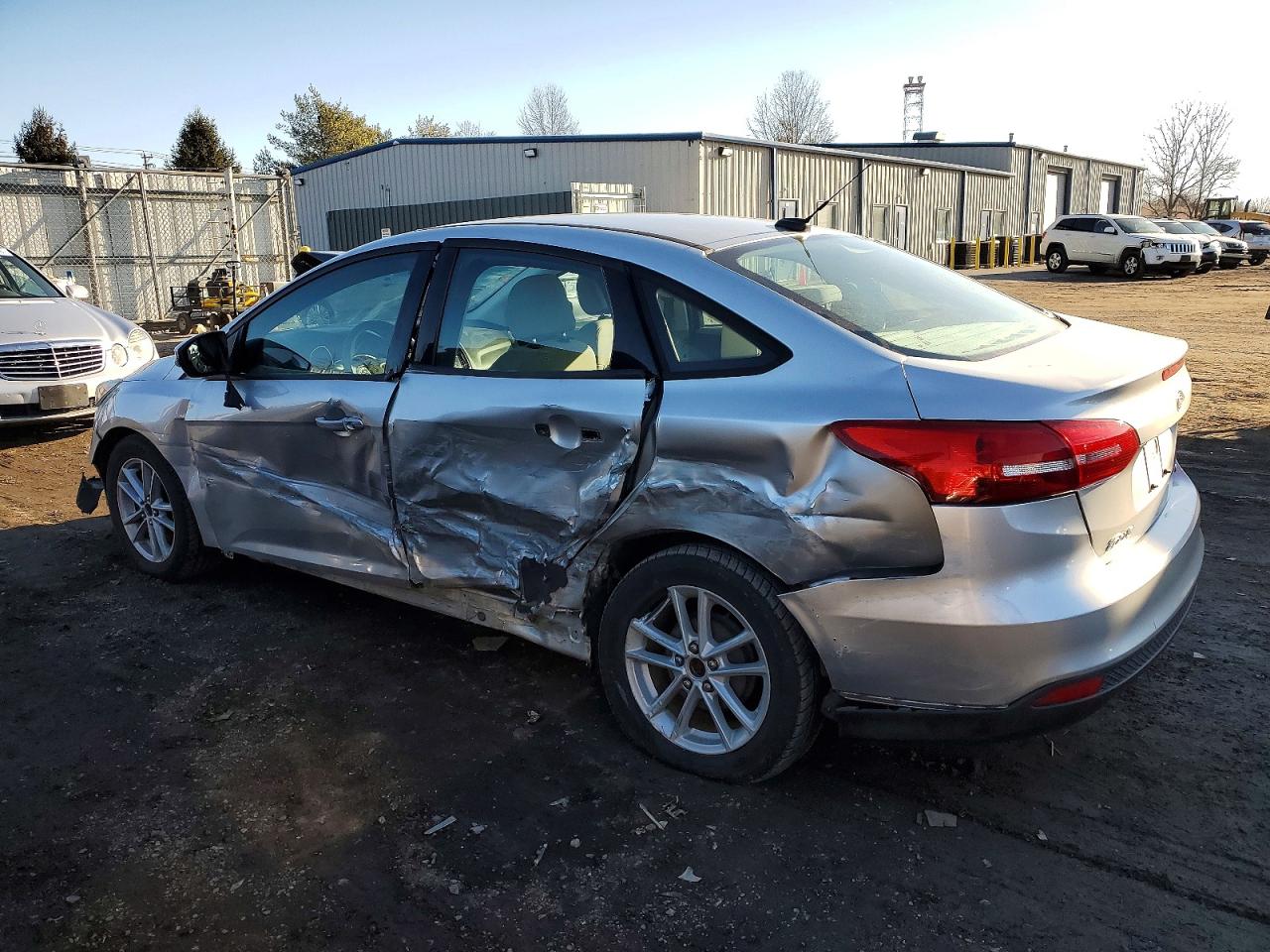 2015 FORD FOCUS SE photo 2