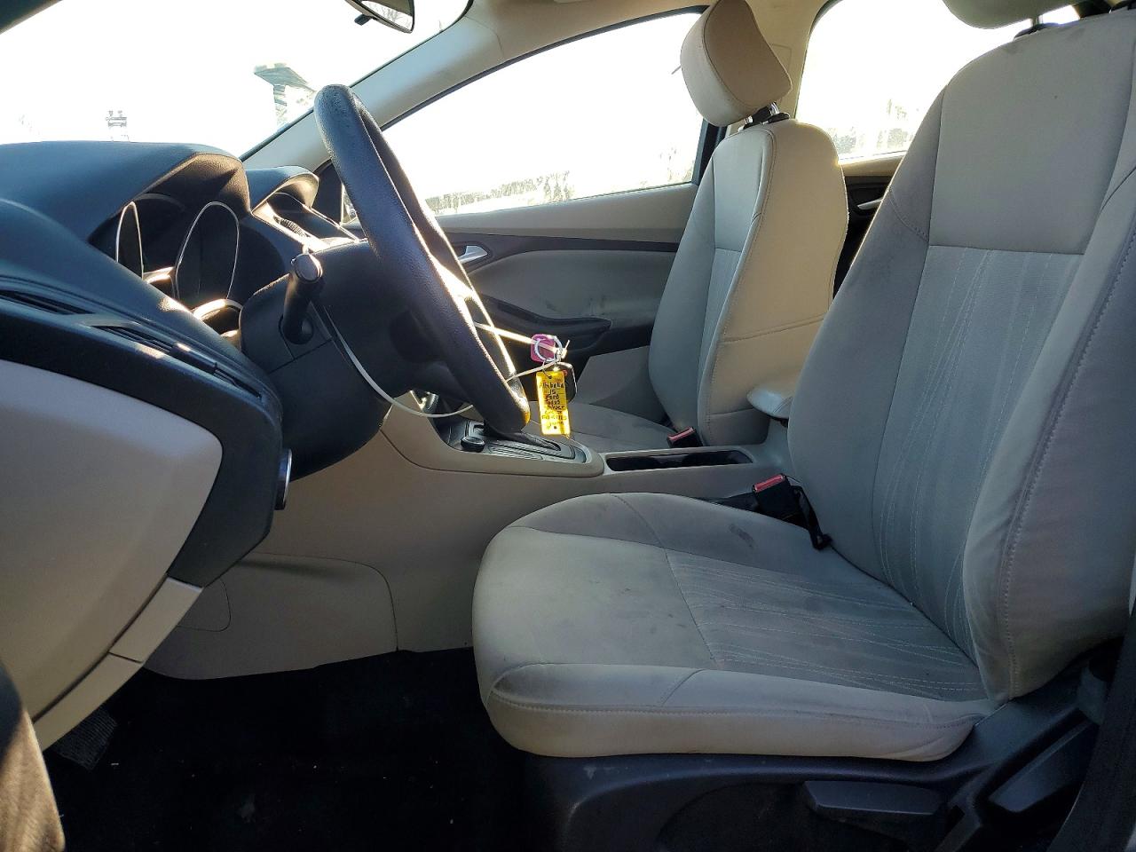 2015 FORD FOCUS SE photo 7