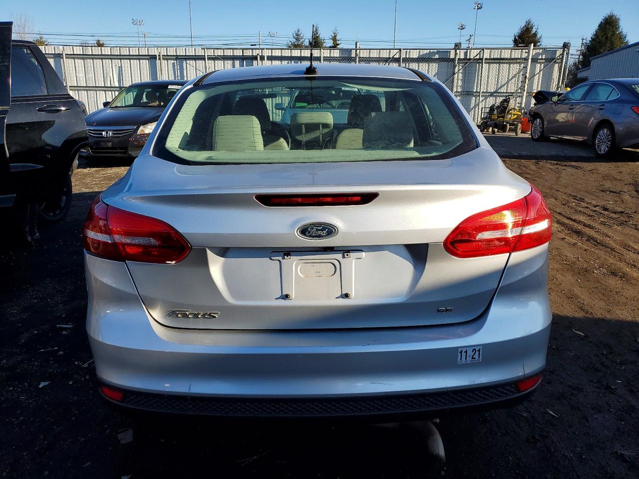 2015 FORD FOCUS SE photo 6