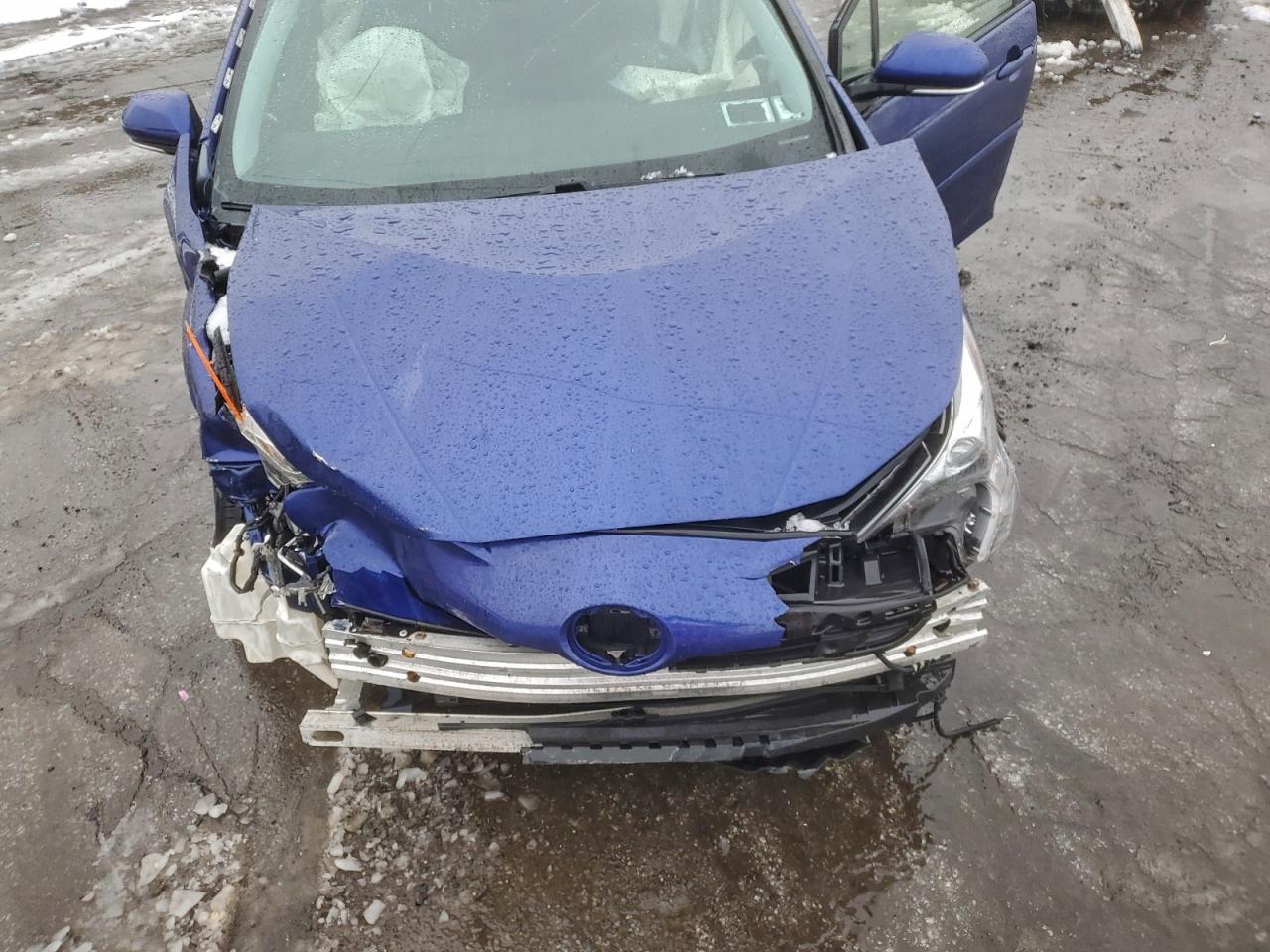 2018 TOYOTA PRIUS photo 11