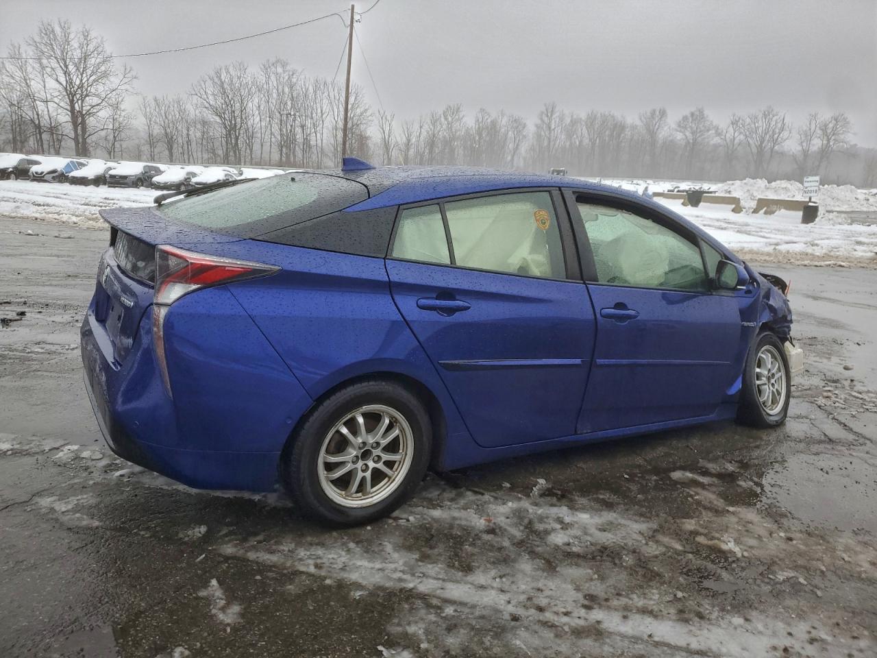 2018 TOYOTA PRIUS photo 3