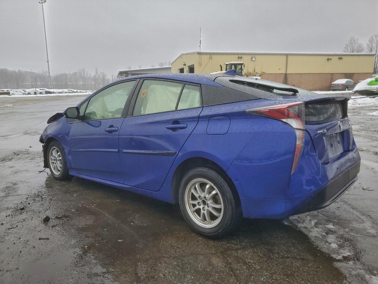 2018 TOYOTA PRIUS photo 2