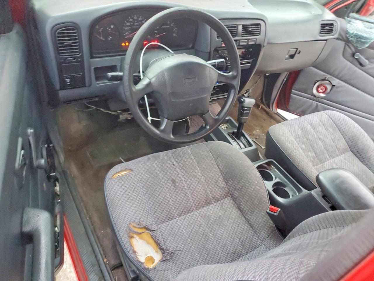 1996 NISSAN TRUCK KING CAB SE photo 8