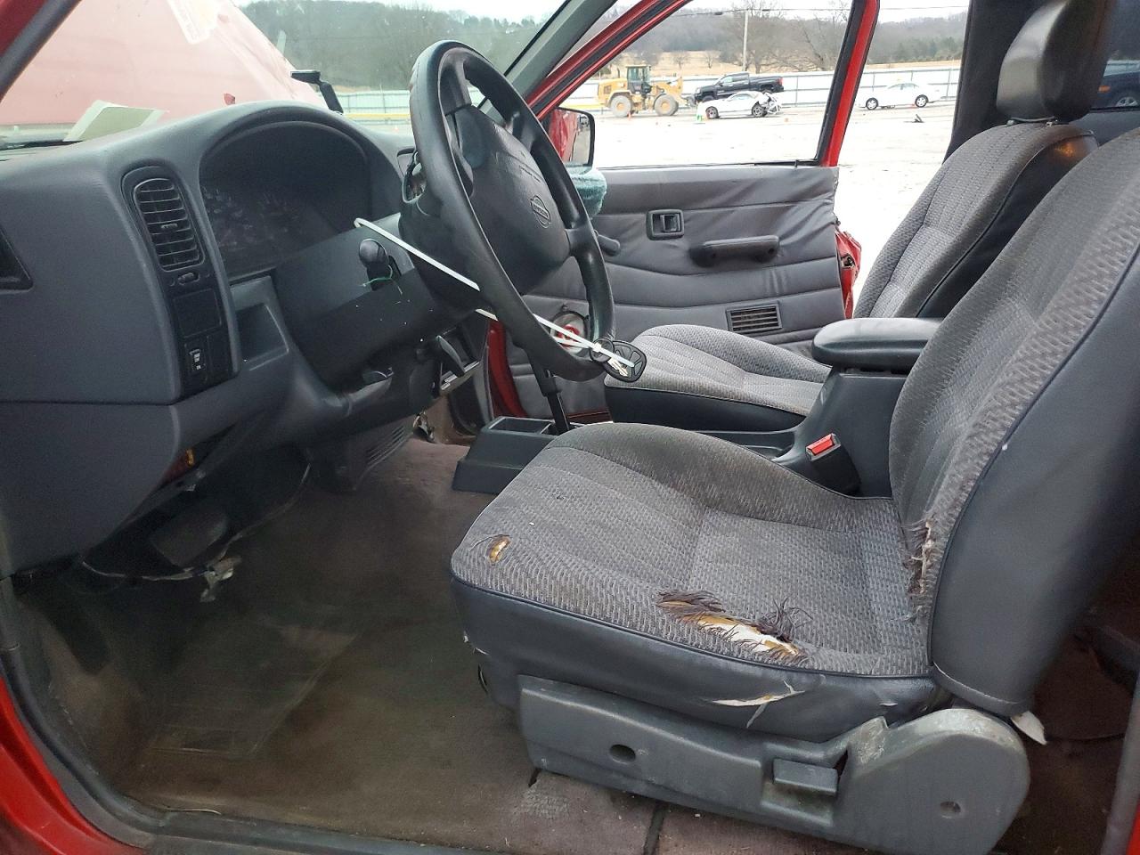 1996 NISSAN TRUCK KING CAB SE photo 7