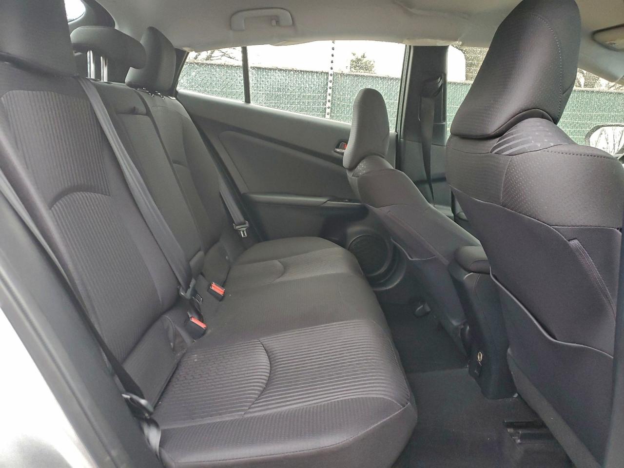 2016 TOYOTA PRIUS photo 10