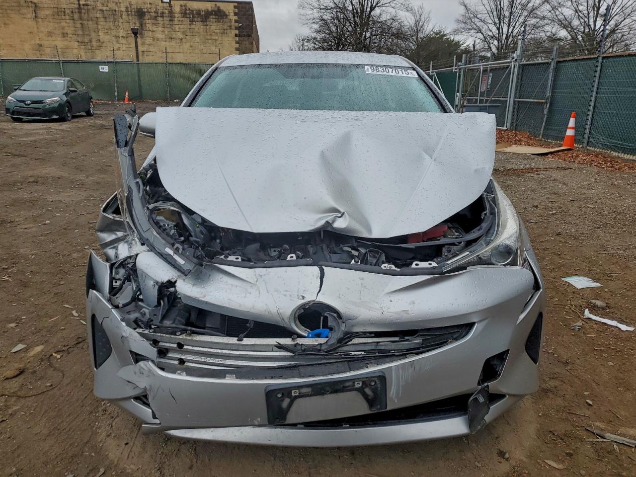 2016 TOYOTA PRIUS photo 5