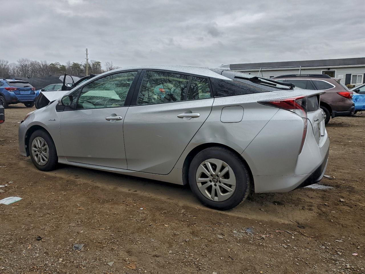 2016 TOYOTA PRIUS photo 2