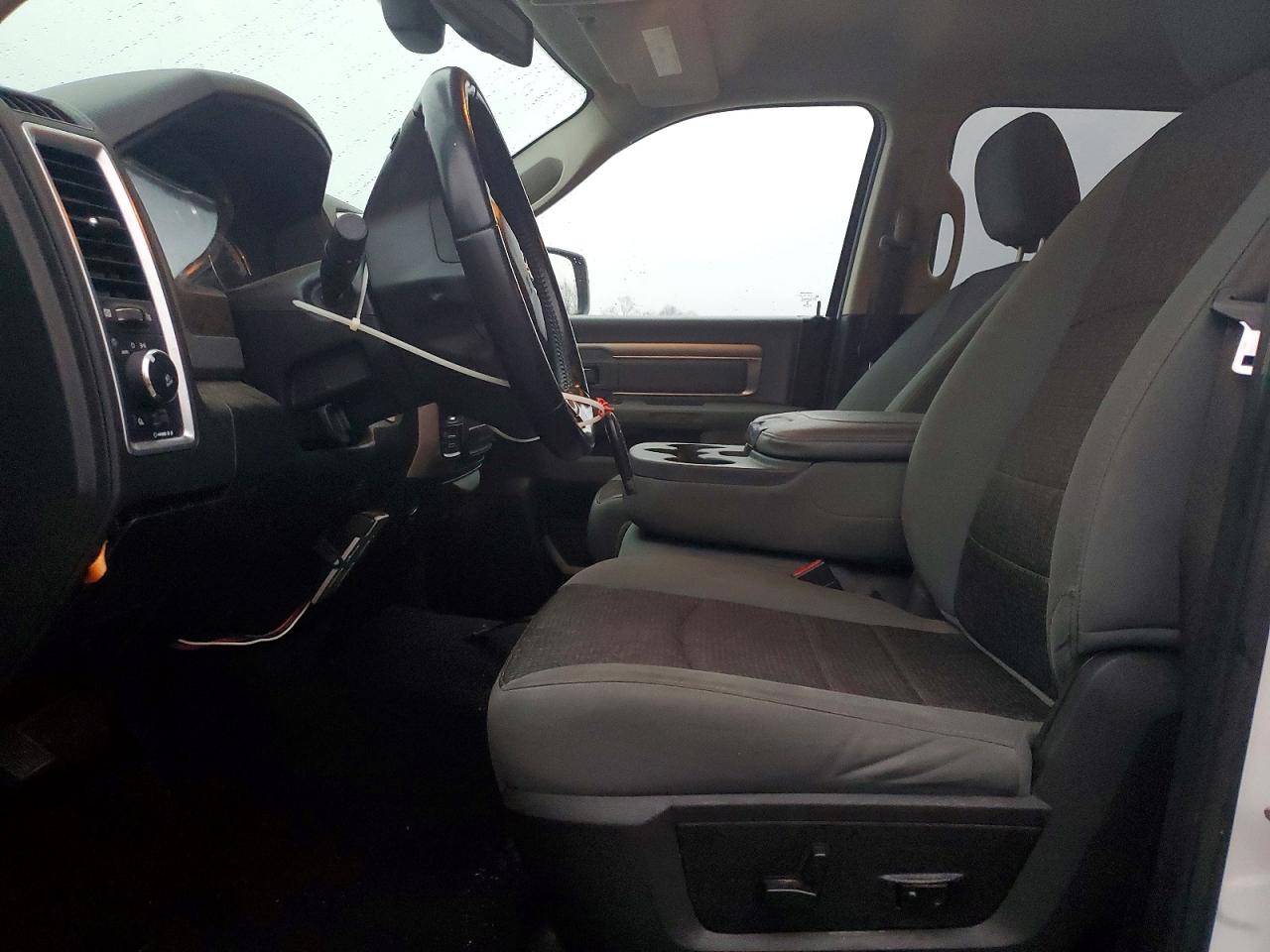 2019 RAM 1500 CLASSIC SLT photo 7