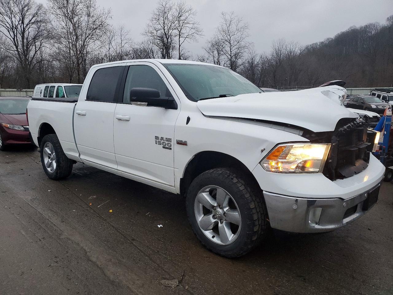 2019 RAM 1500 CLASSIC SLT photo 4