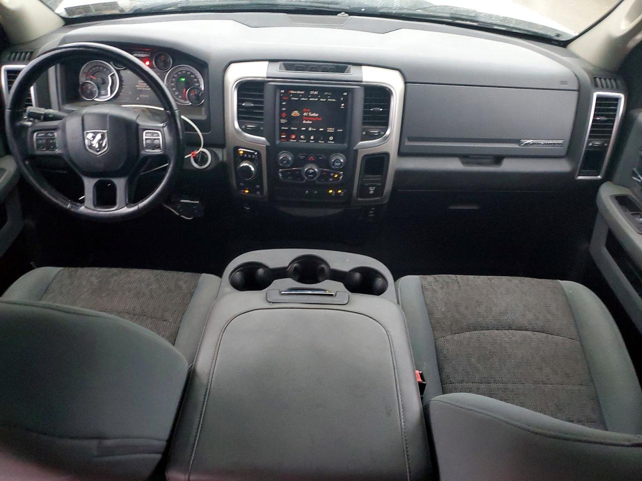 2019 RAM 1500 CLASSIC SLT photo 8