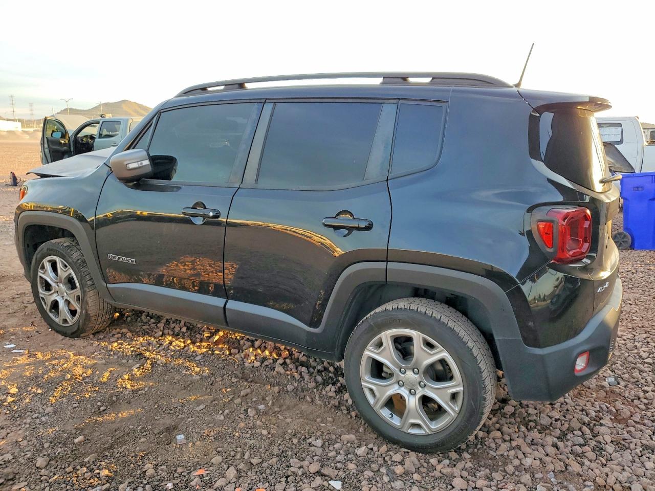 2019 JEEP RENEGADE LIMITED photo 2