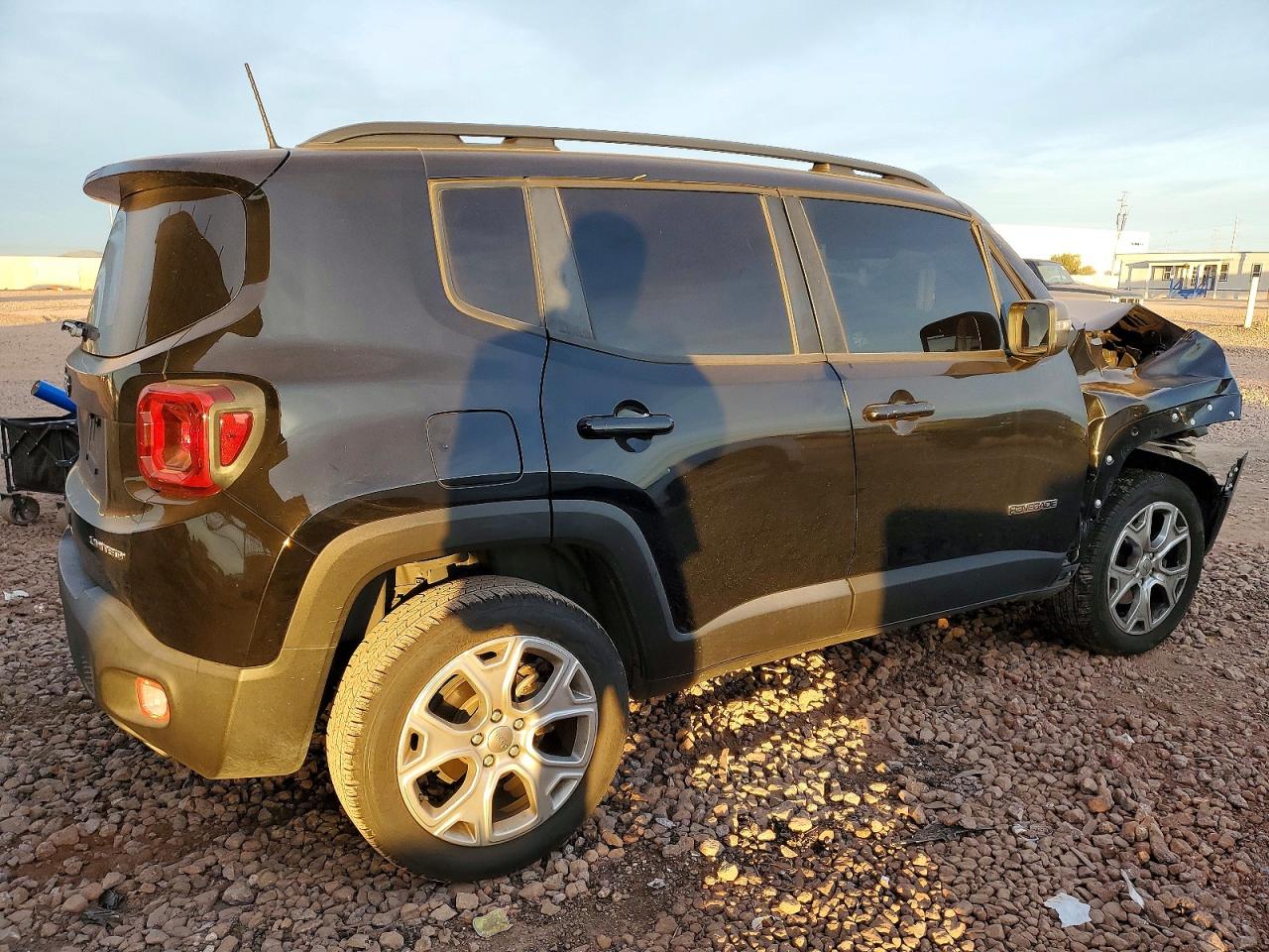 2019 JEEP RENEGADE LIMITED photo 3