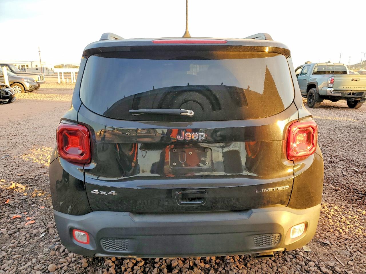 2019 JEEP RENEGADE LIMITED photo 6