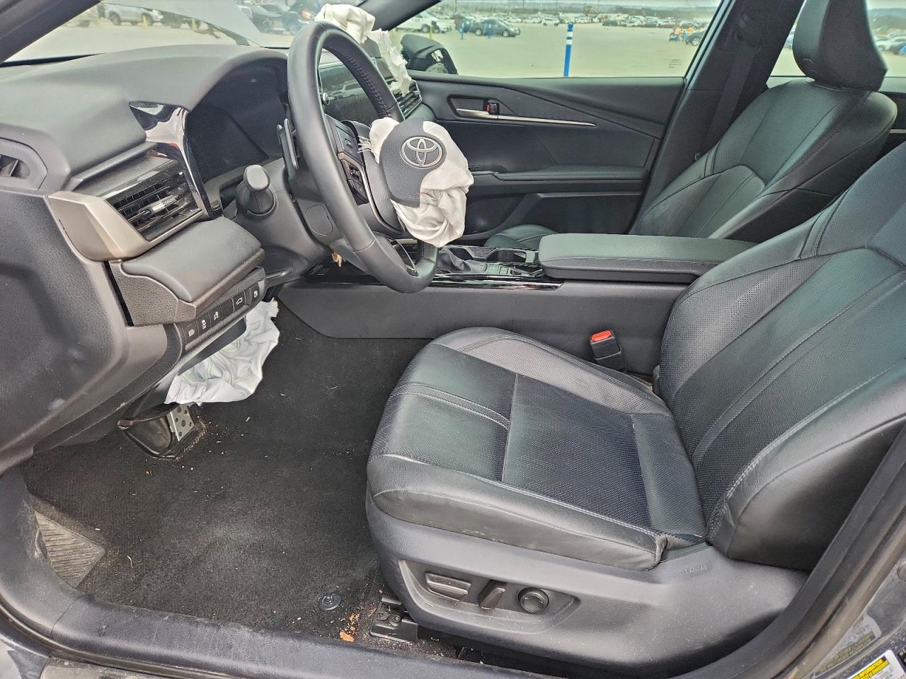 2025 TOYOTA CAMRY XSE photo 7