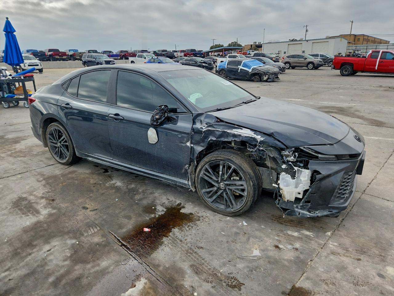 2025 TOYOTA CAMRY XSE photo 4