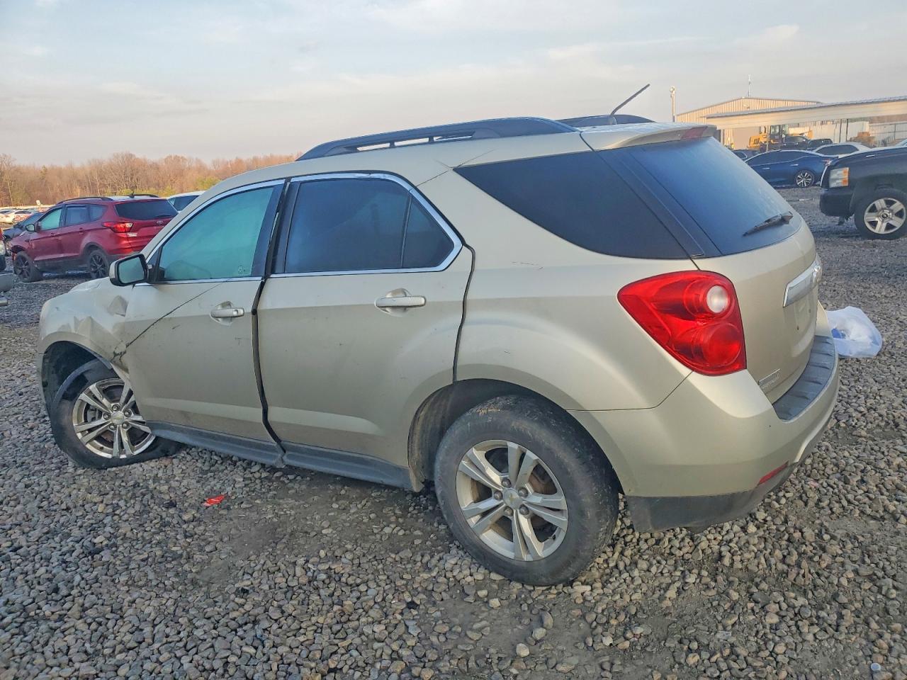 2015 CHEVROLET EQUINOX LT photo 2
