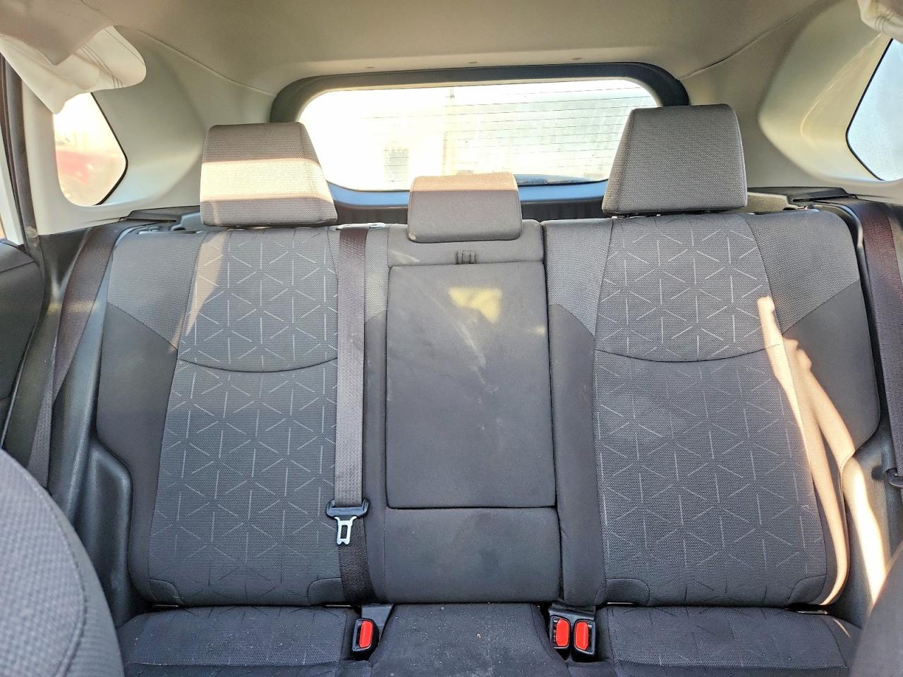2019 TOYOTA RAV4 XLE photo 10