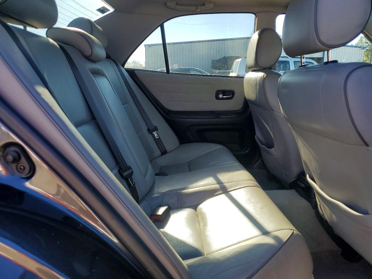 2003 LEXUS IS 300 photo 10