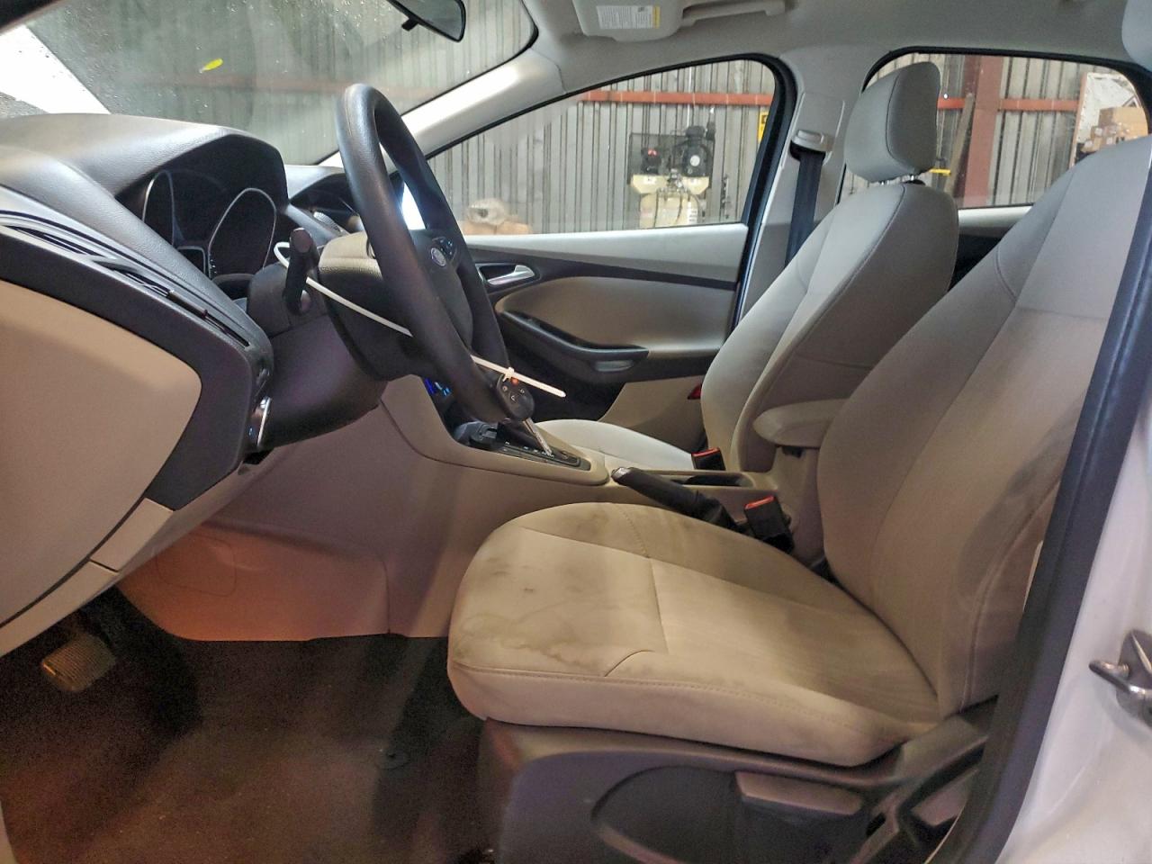 2018 FORD FOCUS SE photo 7