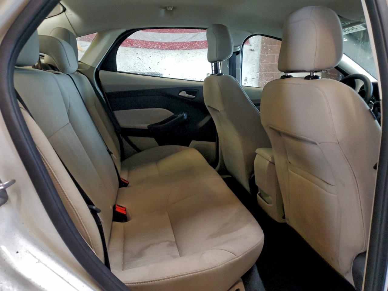2018 FORD FOCUS SE photo 10